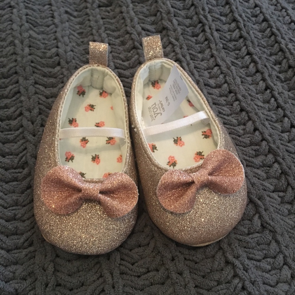 0-3 size. Sparkling. Rose gold